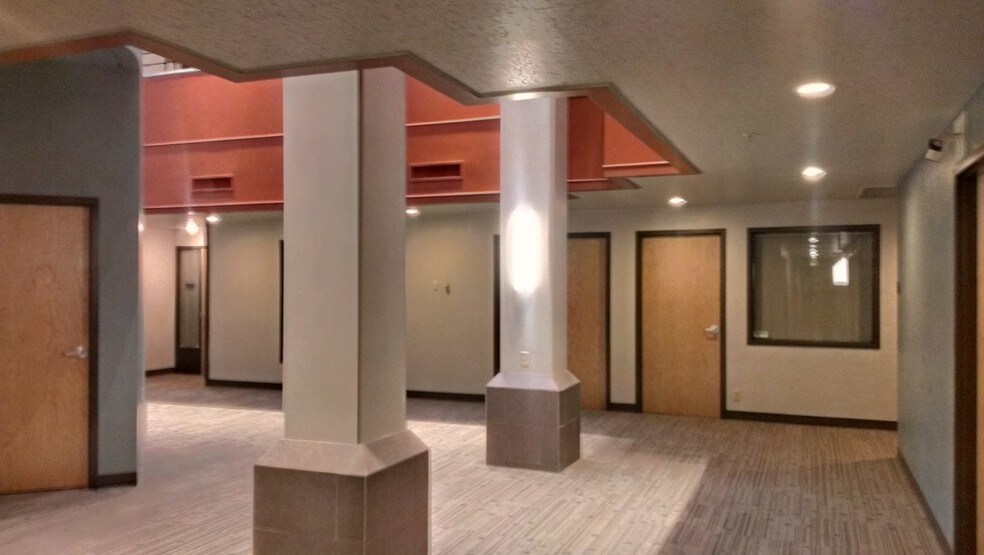 More Photos Of 10373 NE Hancock St, Portland Medical For Sale