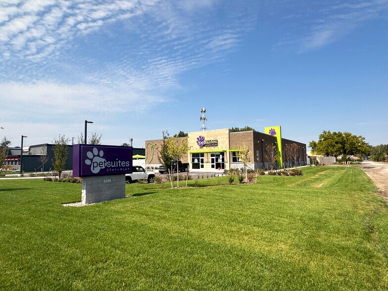 Primary Photo Of 6335 15 Mile Rd, Sterling Heights Freestanding For Sale