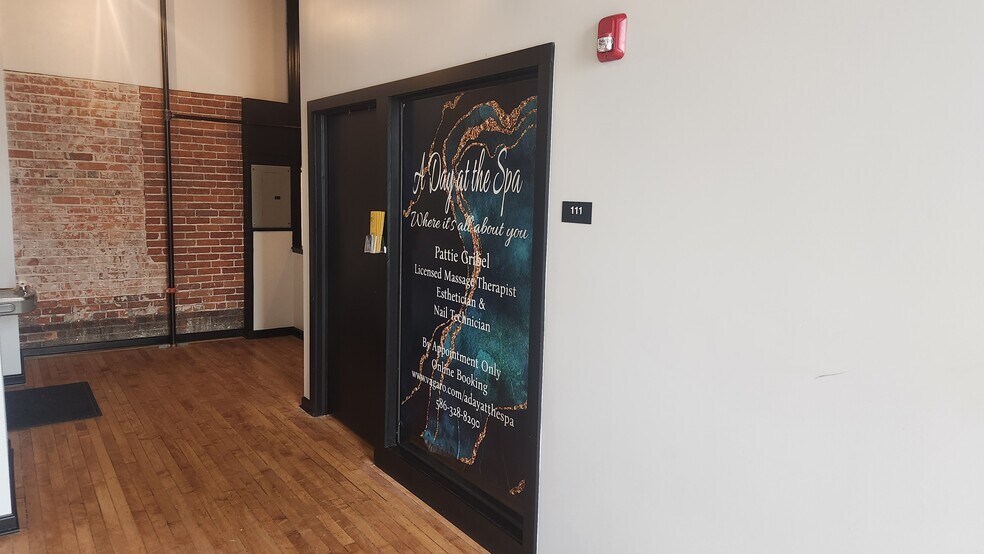 More Photos Of 81 N Main, Mount Clemens Loft Creative Space For Lease