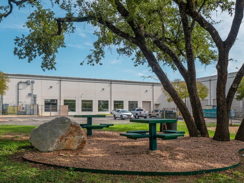 More Photos Of 4635 Boston Ln, Austin Light Manufacturing For Lease