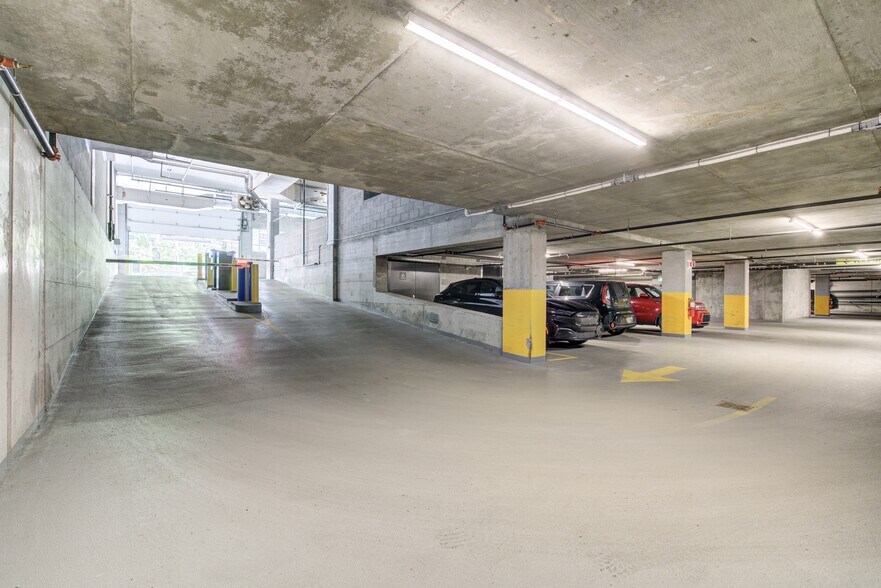 More Photos Of 5773-5781 Boul Gouin O, Montréal Medical For Lease