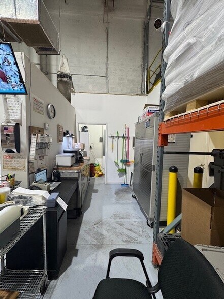 More Photos Of 12601 NW 115th Ave, Medley Warehouse For Lease