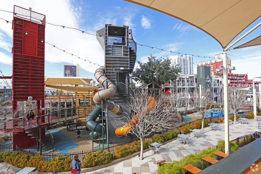 More Photos Of 707 Fremont St, Las Vegas General Retail For Lease