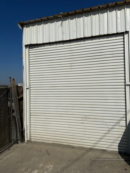 More Photos Of 2014 S Union Ave, Bakersfield Warehouse For Lease