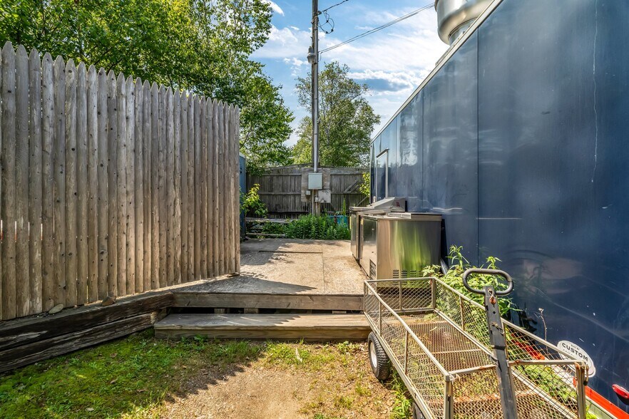 More Photos Of 40 North Rd, Swans Island Convenience Store For Sale