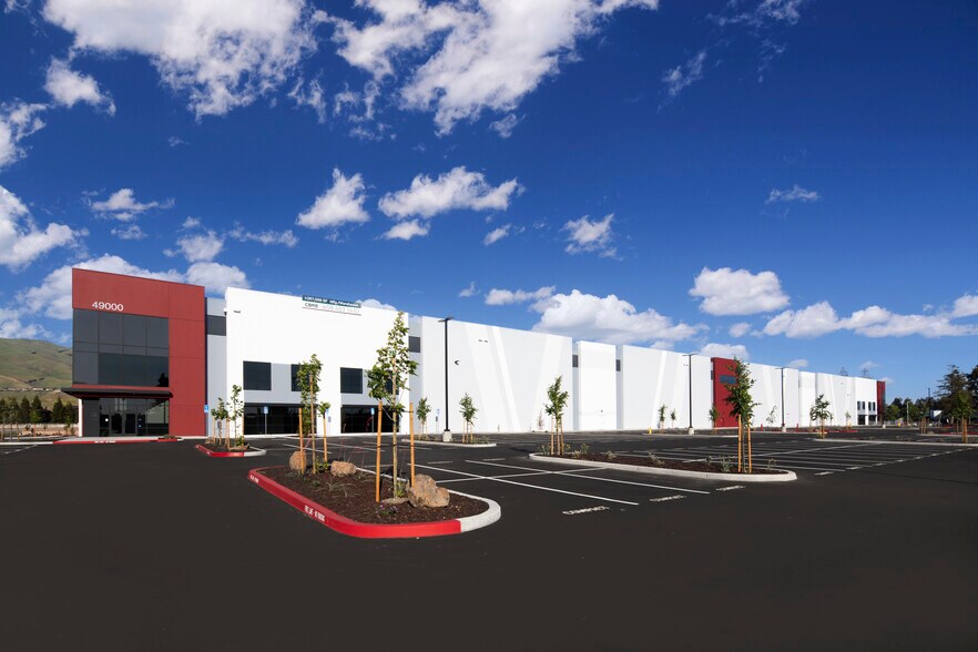 More Photos Of 49000 Milmont Dr, Fremont Manufacturing For Lease
