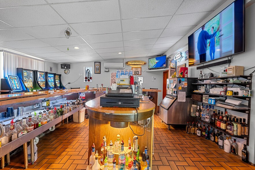 More Photos Of 326 Main St, Wausaukee Bowling Alley For Sale