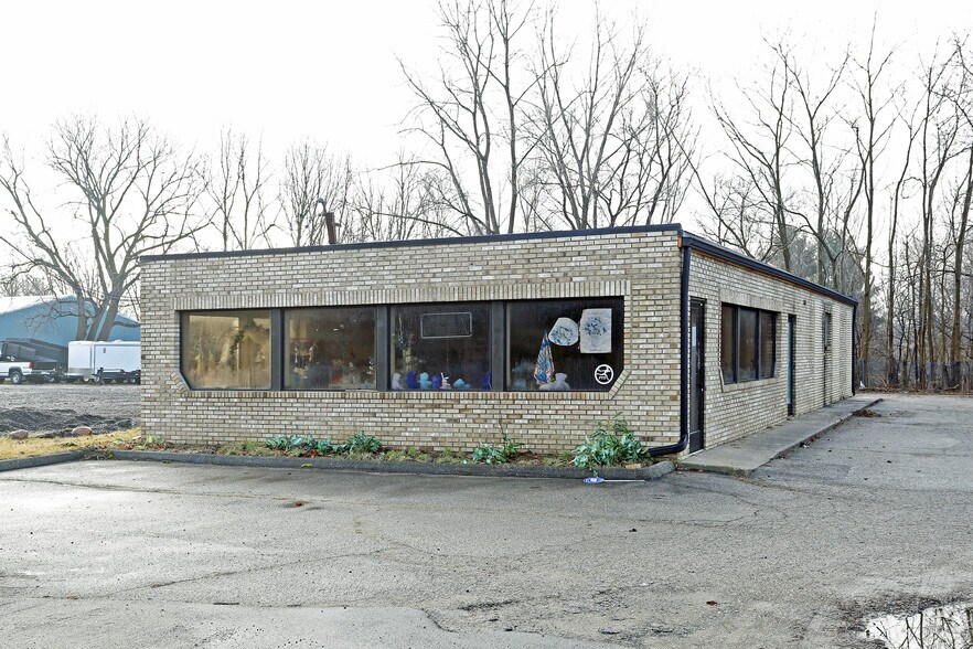 More Photos Of 3115 Dixie Hwy, Waterford Freestanding For Lease