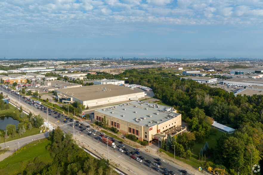 More Photos Of 2839 Rutherford Rd, Vaughan General Retail For Lease