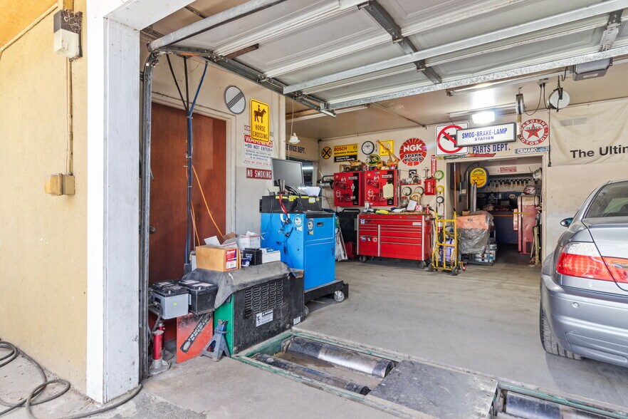 More Photos Of 2819 E South St, Long Beach Warehouse For Sale