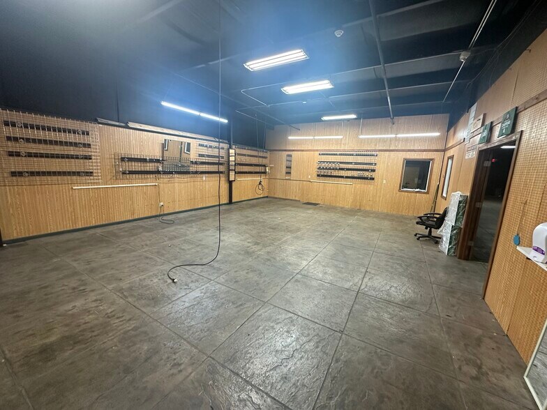 More Photos Of 4330 W Mount Morris Rd, Mount Morris General Retail For Sale