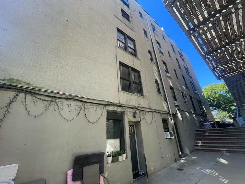 More Photos Of 9926 41st Ave, Corona Apartments For Sale