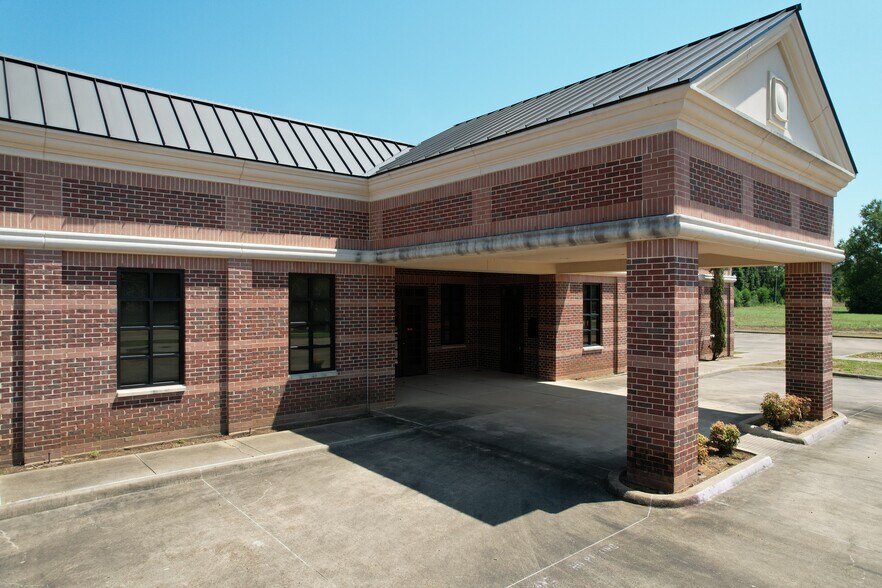 More Photos Of 200 Renaissance Way, Crockett Medical For Sale