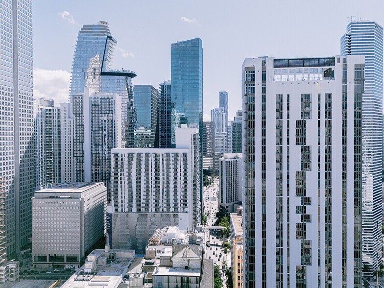 More Photos Of 150 SE 2nd Ave, Miami Office Residential For Lease