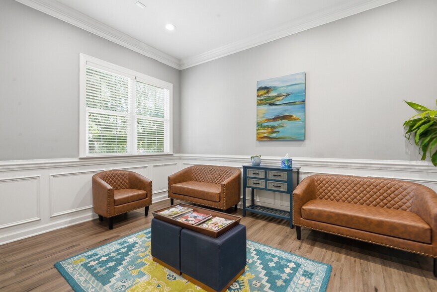 More Photos Of 37 W Fairmont Ave, Savannah Office For Sale