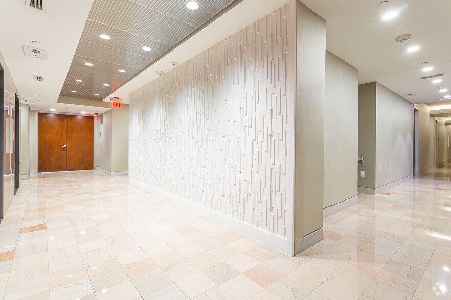 More Photos Of 14 NE 1st Ave, Miami Office For Lease