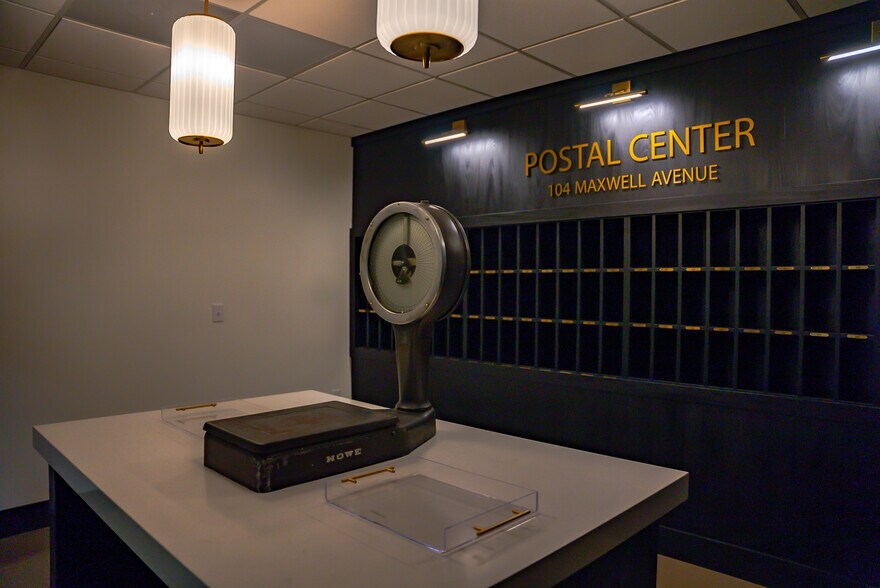 More Photos Of 104 Maxwell Ave, Greenwood Office For Lease
