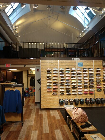 More Photos Of 127 Washington St, Hoboken Apartments For Lease