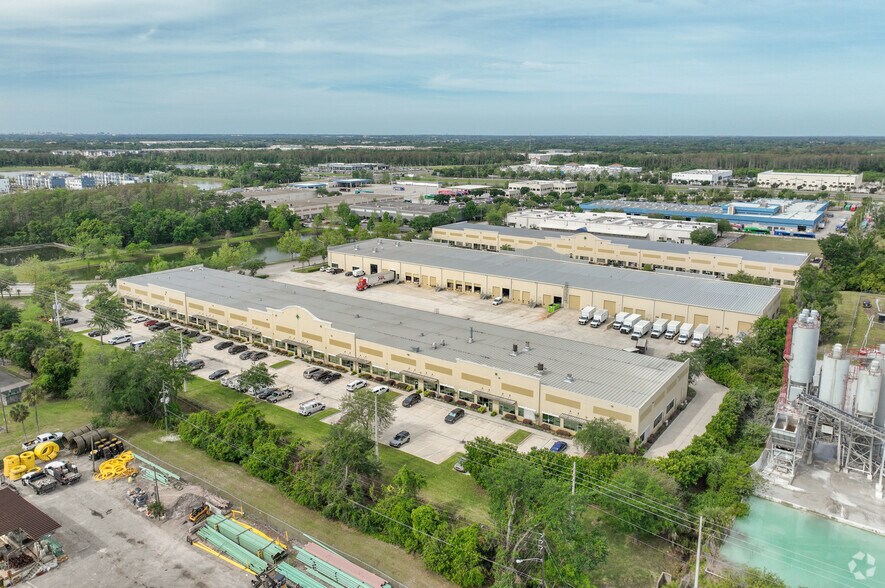 More Photos Of 2251 Lynx Ln, Orlando Warehouse For Lease
