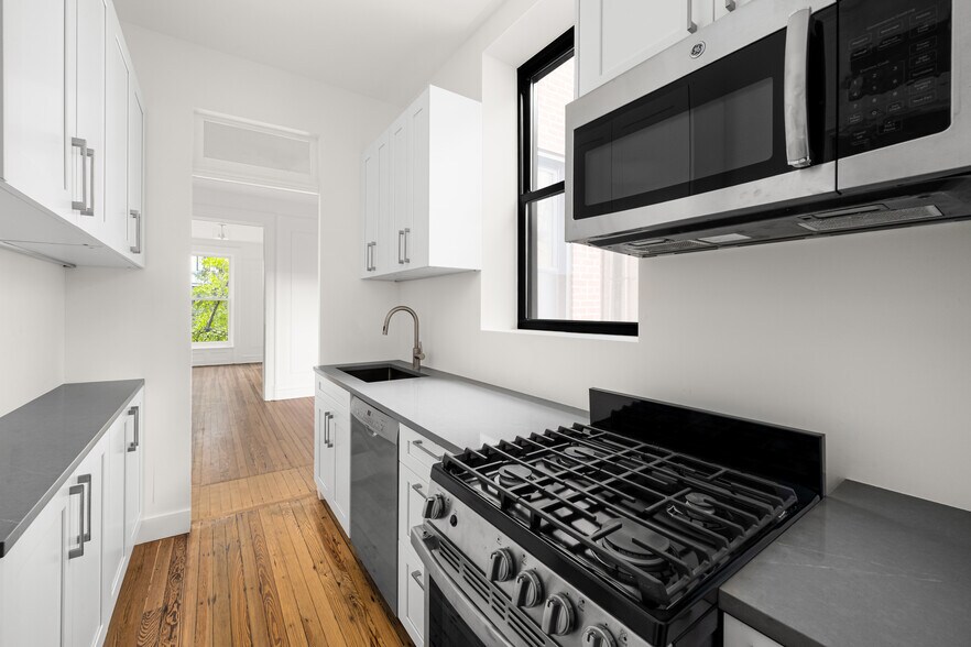 More Photos Of 402 W 20th St, New York Apartments For Sale