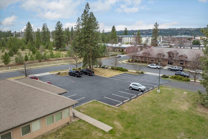 More Photos Of 9718 N Morton Ct, Spokane Office For Sale