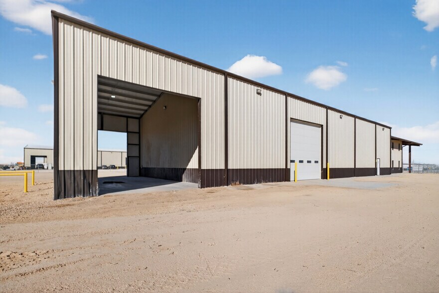 More Photos Of 16751 W Basin St, Odessa Warehouse For Lease