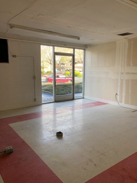 More Photos Of 3015 Coffey Ln, Santa Rosa Warehouse For Lease