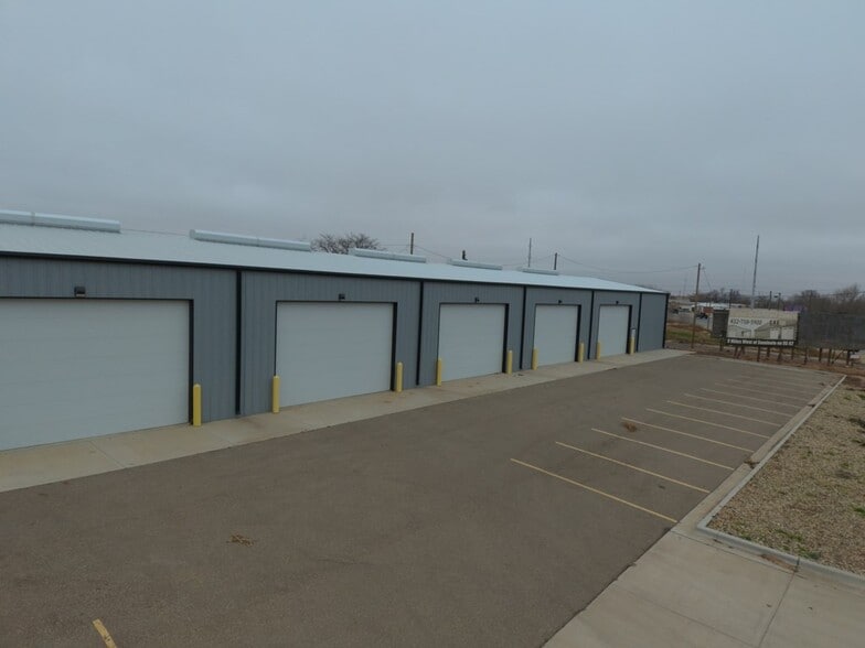 More Photos Of 1509 Lynn Ave, Lamesa Industrial For Sale