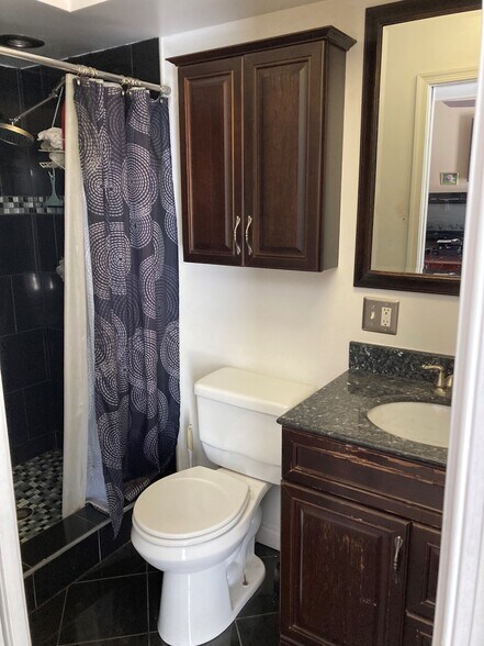 More Photos Of 905 Dundalk Ave, Baltimore Auto Dealership For Sale