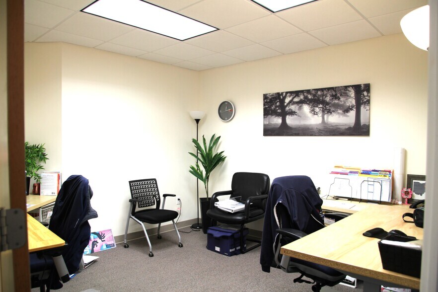 More Photos Of 15 Research Dr, Woodbridge Office For Lease
