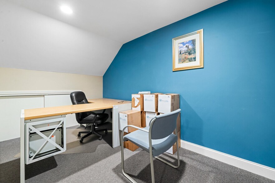 More Photos Of 1 Commons Dr, Londonderry Medical For Lease