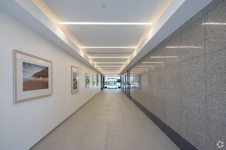 More Photos Of 6345 Balboa Blvd, Encino Unknown For Lease