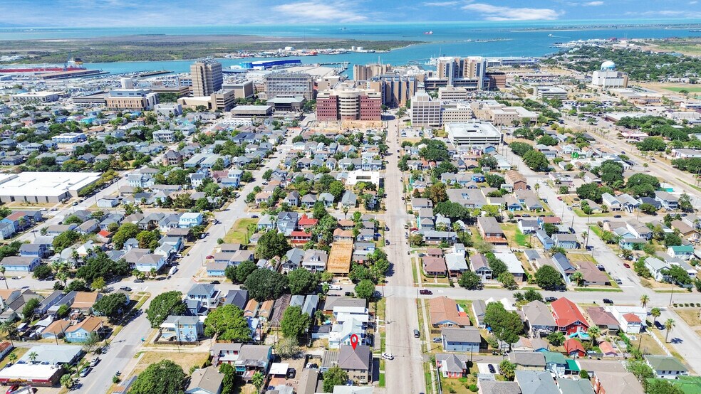 More Photos Of 915 8th St, Galveston Apartments For Sale