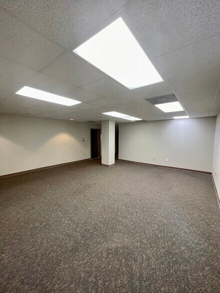 More Photos Of 12 N Washington St, Winchester Specialty For Sale