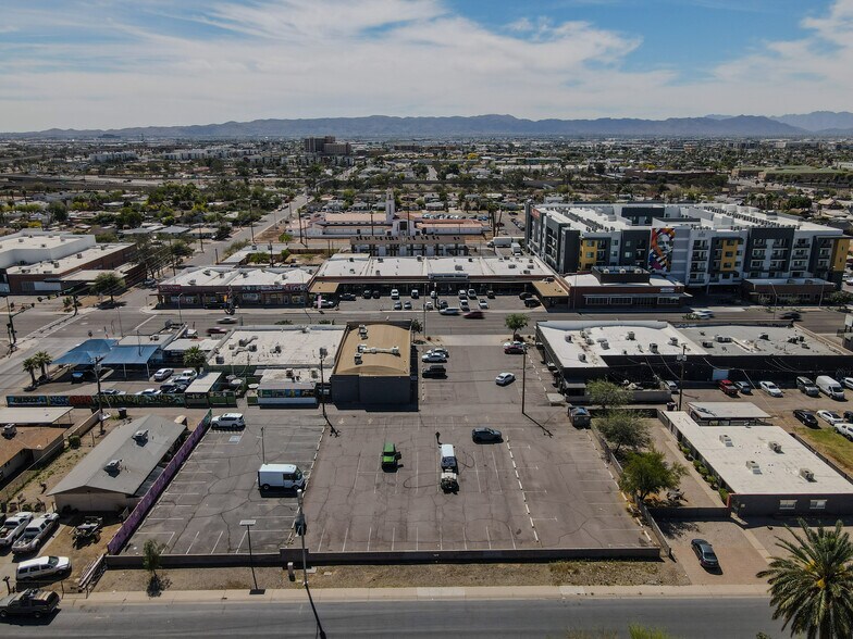 More Photos Of 1730 E McDowell Rd, Phoenix Bar For Lease