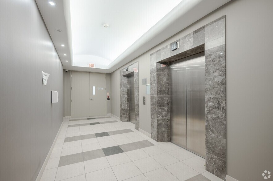 More Photos Of 710 Dorval Dr, Oakville Coworking Space