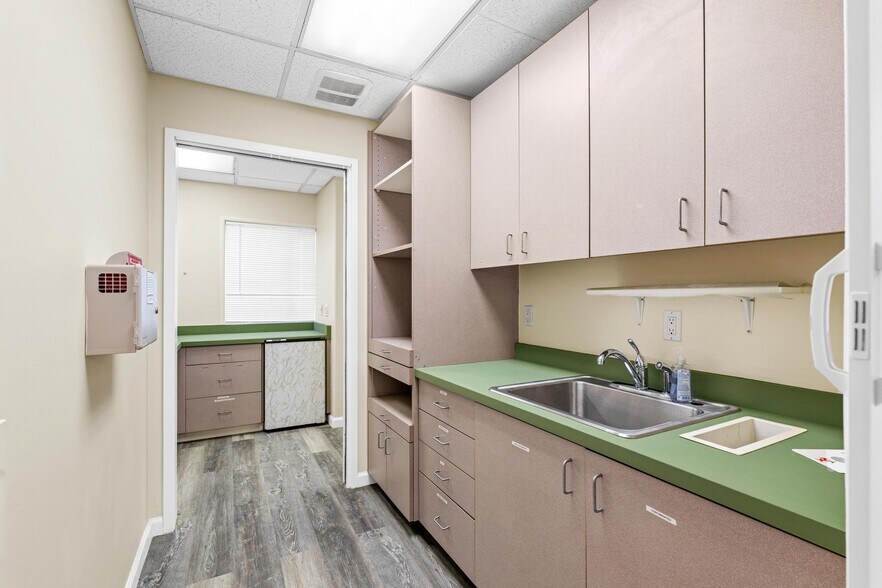 More Photos Of 1041 McKeever Ave, Hayward Medical For Sale