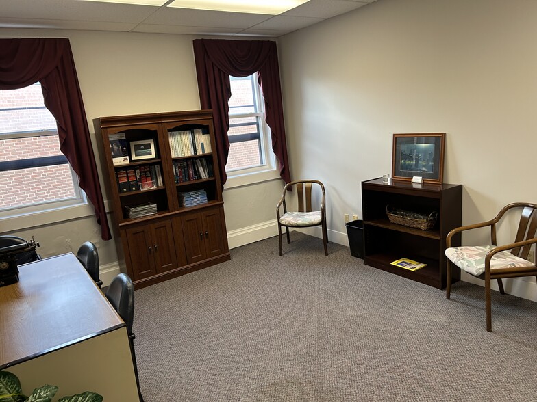 More Photos Of 35 Harvard St, Worcester Office For Lease