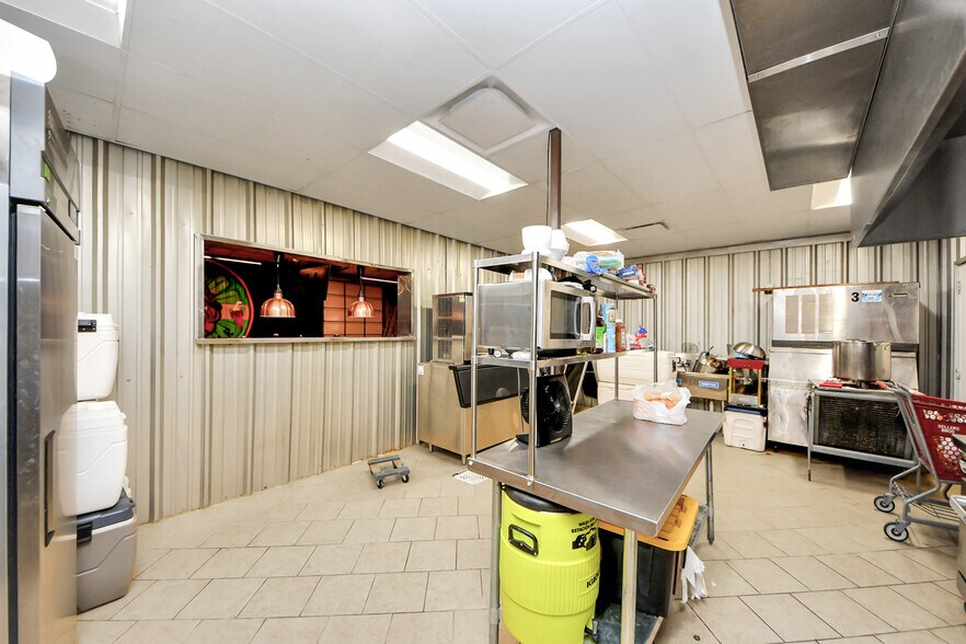 More Photos Of 11730 Aldine Westfield Rd, Houston Warehouse For Sale