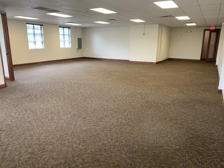 More Photos Of 4300 S Highway 27, Clermont Storefront Retail Office For Lease