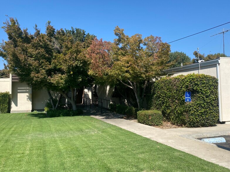 More Photos Of 1060-1080 Delbon Ave, Turlock Medical For Sale