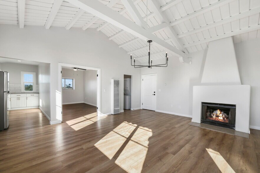 More Photos Of 1827 E 4th St, Long Beach Apartments For Sale