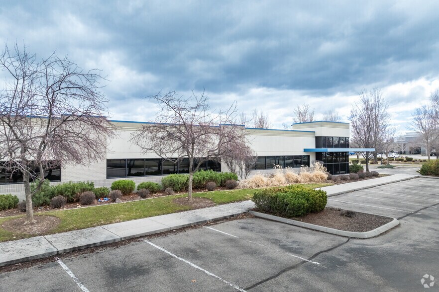 More Photos Of 2950 E Goldstone Way, Meridian Office For Sale