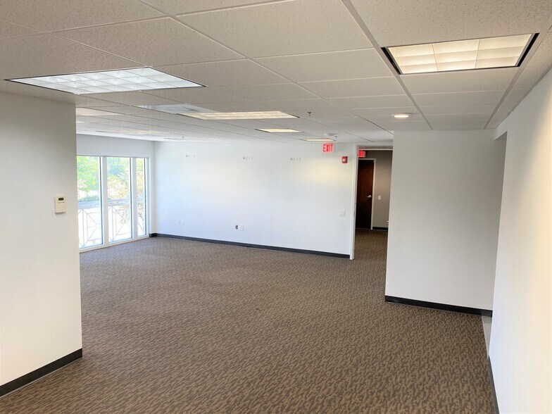 More Photos Of 9830 SW 77th Ave, Miami Office For Sale