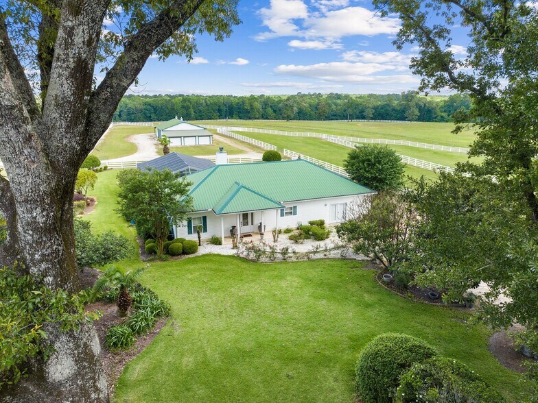 More Photos Of 5676 State Highway 2 W, Defuniak Springs Horse Stables For Sale