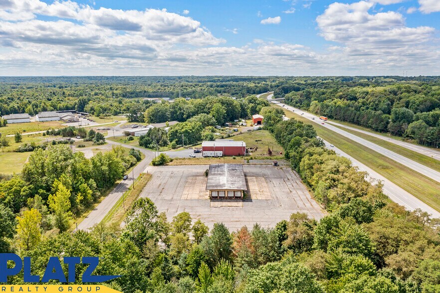 More Photos Of 3020 Gale Ave, Hubbard Truck Terminal For Lease