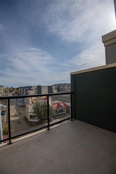 More Photos Of 8140 102 St NW, Edmonton Apartments For Lease