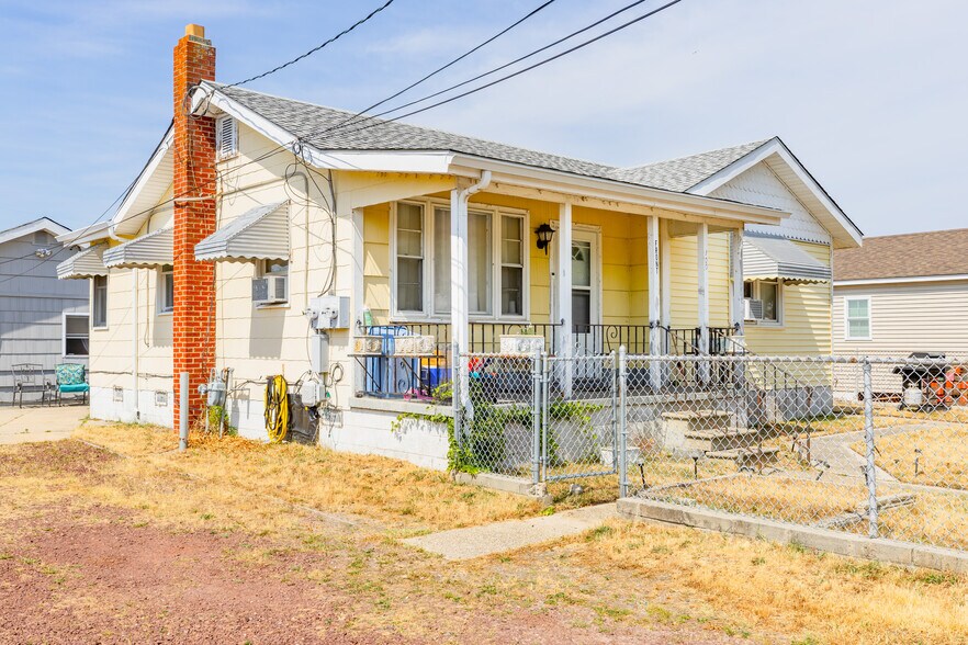 More Photos Of 100 W Saint Johns Ave, Villas Multifamily For Sale