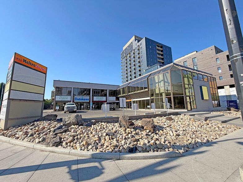 More Photos Of 601 17th Ave SW, Calgary Restaurant For Lease