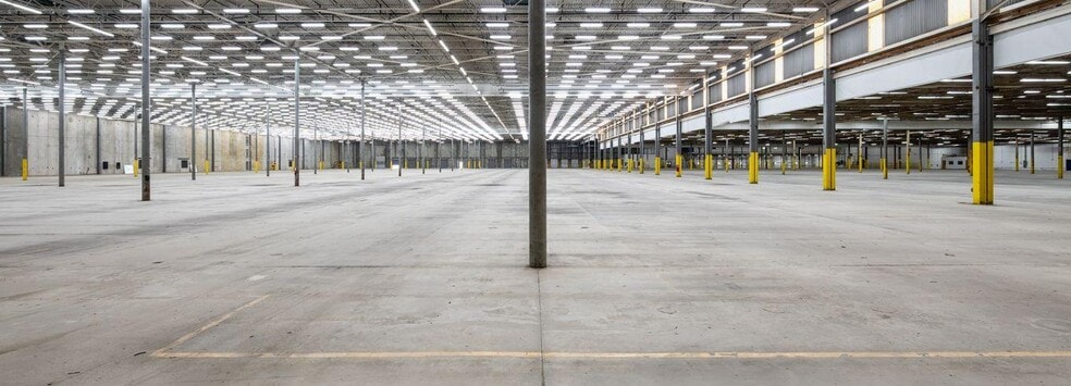 More Photos Of 5245 Commonwealth Ave, Jacksonville Warehouse For Lease